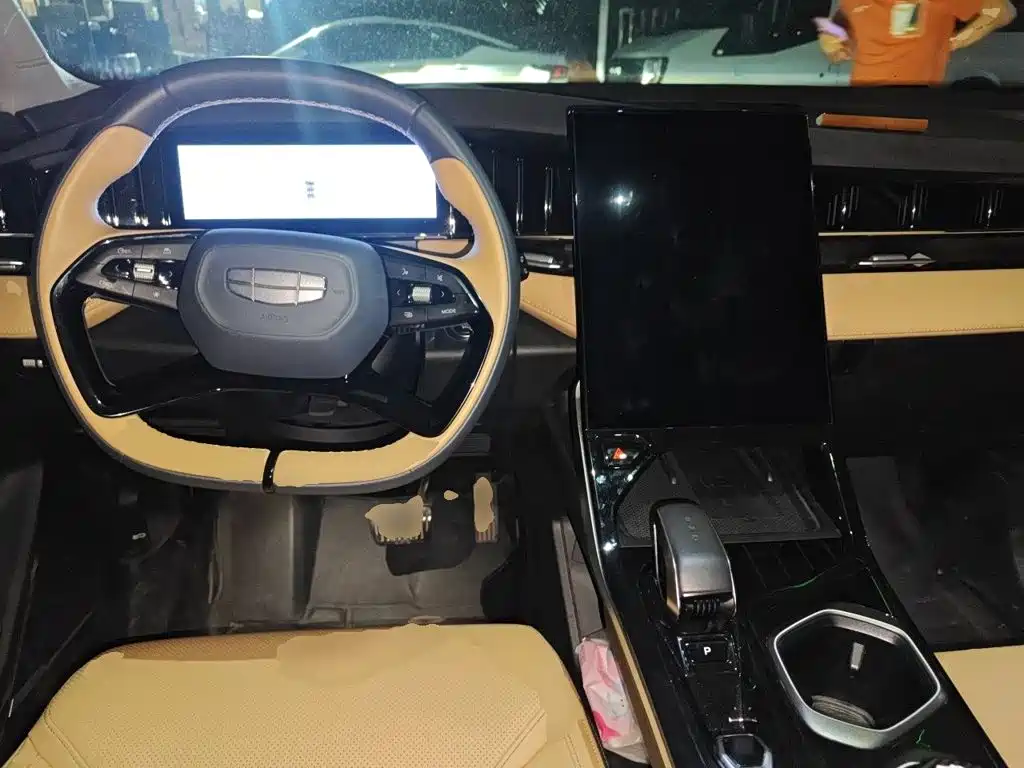 Geely Boyue L — миниатюра 5