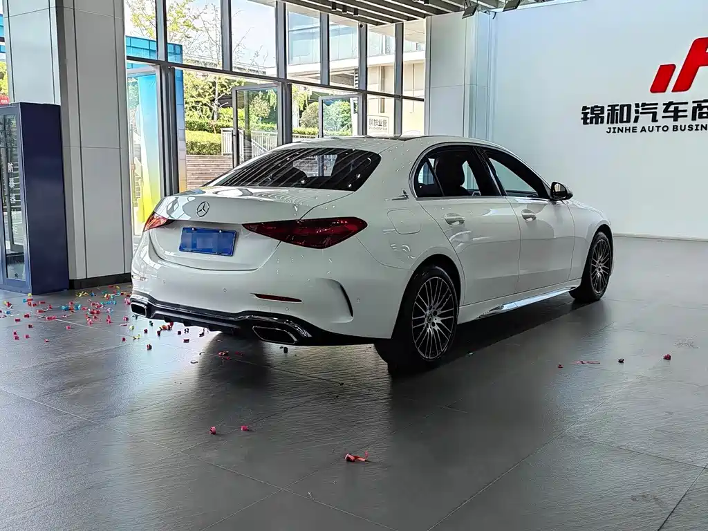 Mercedes-Benz C-Class — миниатюра 10