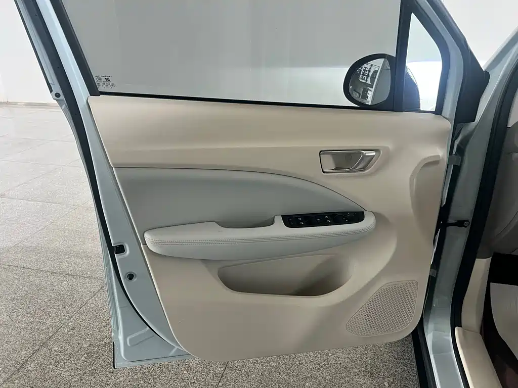 Leapmotor Leapmotor T03 — миниатюра 10