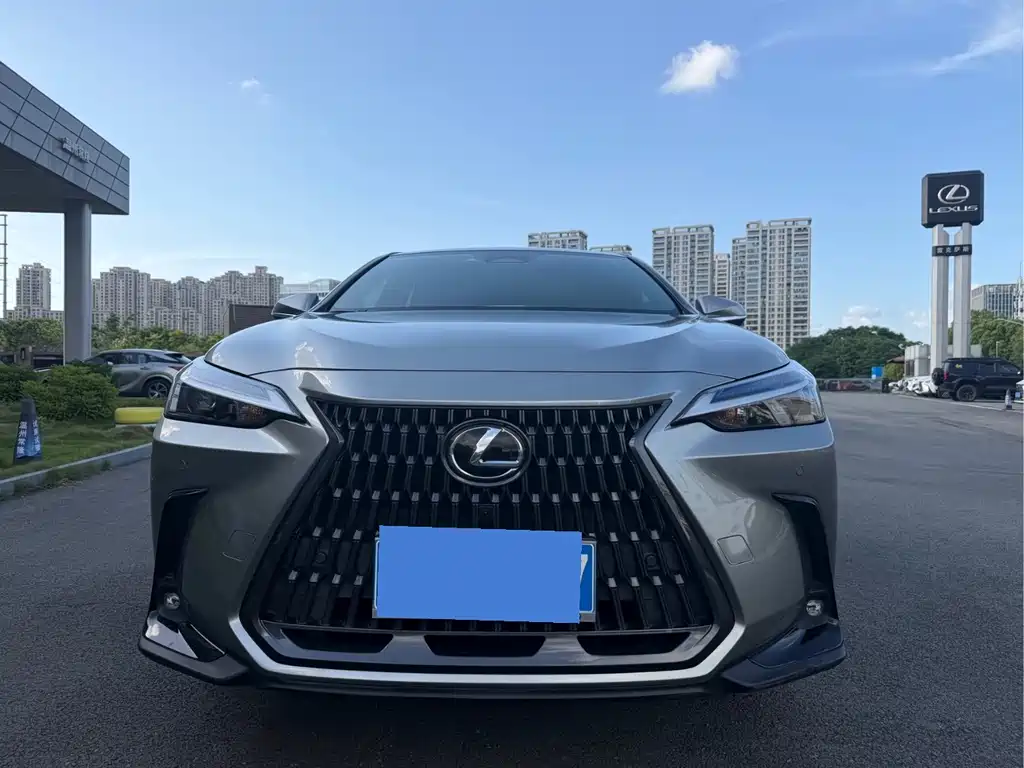 Lexus NX 2023