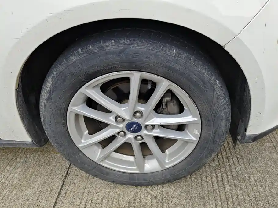 Ford Focus — миниатюра 6