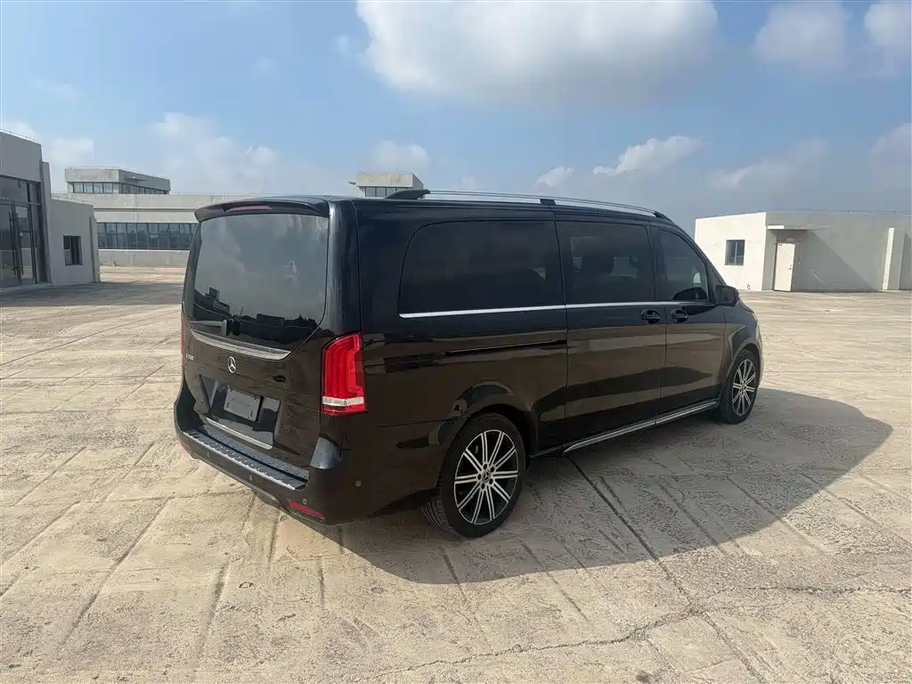 Mercedes-Benz V-Class — миниатюра 7