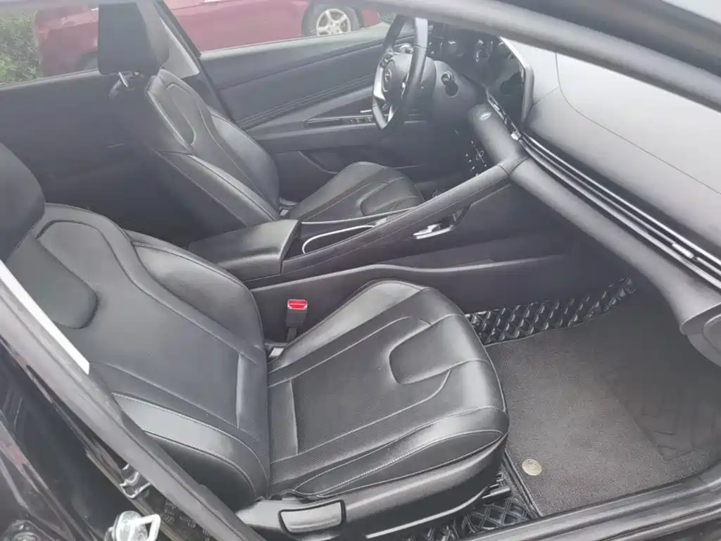 Hyundai Elantra — миниатюра 25
