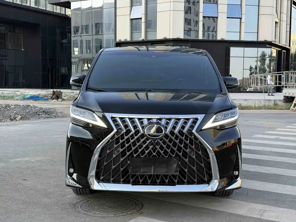 Lexus LM — миниатюра 4