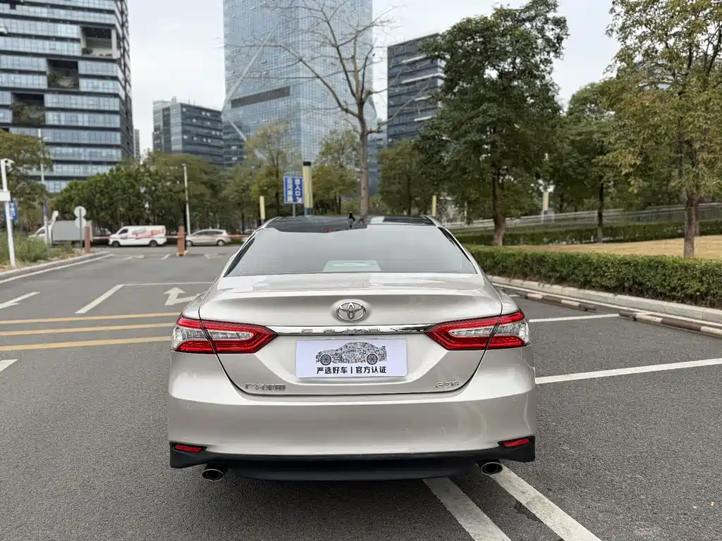 TOYOTA CAMRY