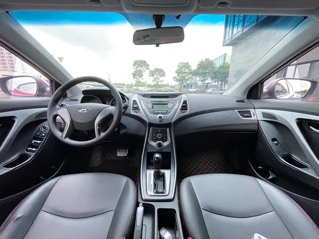Hyundai Elantra Langdong — миниатюра 8