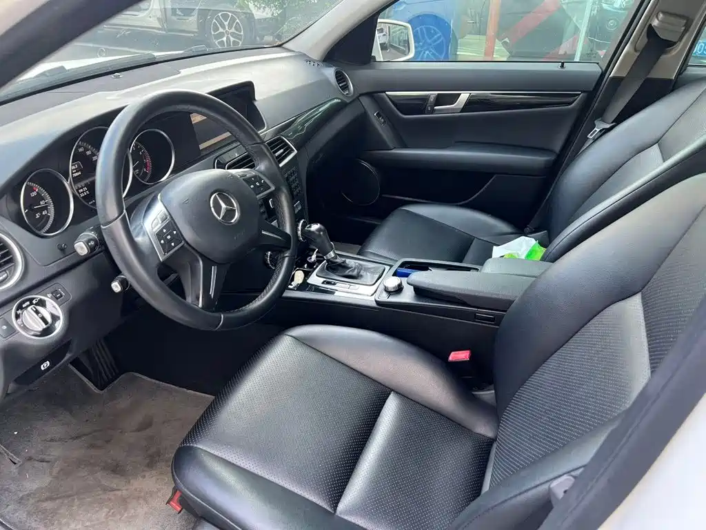 Mercedes-Benz C-Class — миниатюра 4