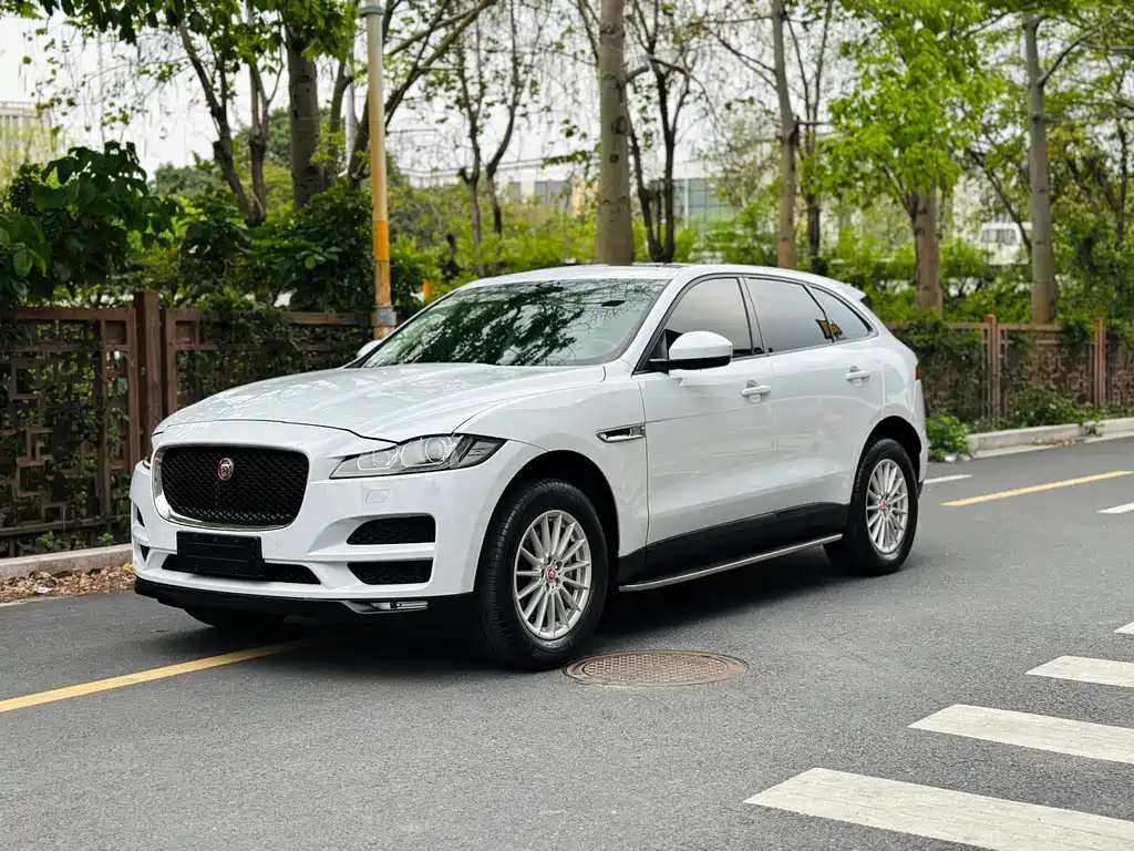 Jaguar F-PACE 2017