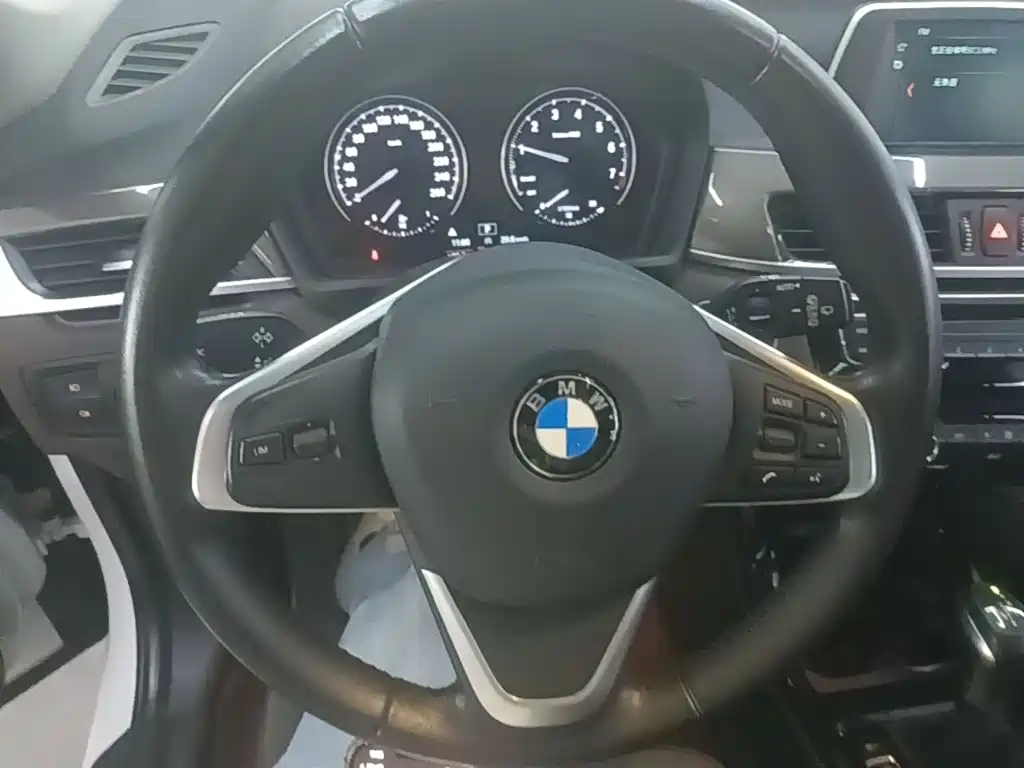 BMW X1 — миниатюра 11