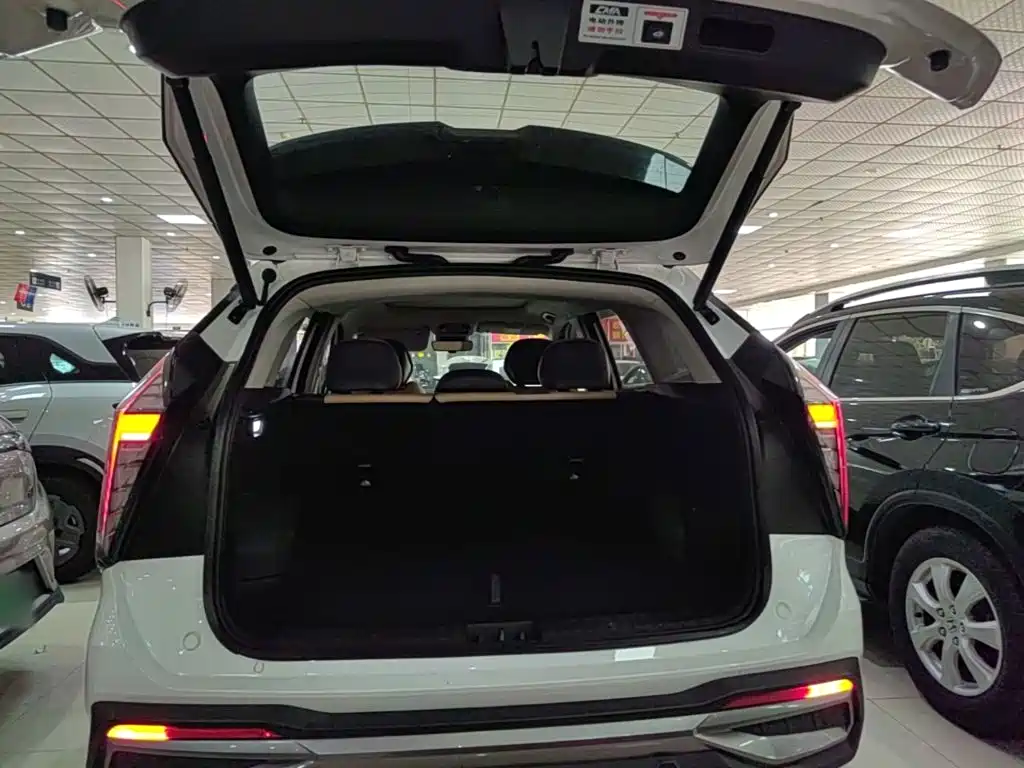 Geely Boyue L — миниатюра 19