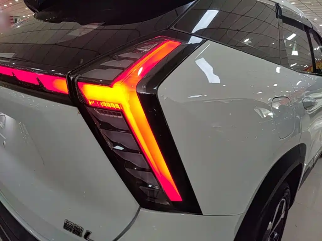 Geely Boyue L — миниатюра 8