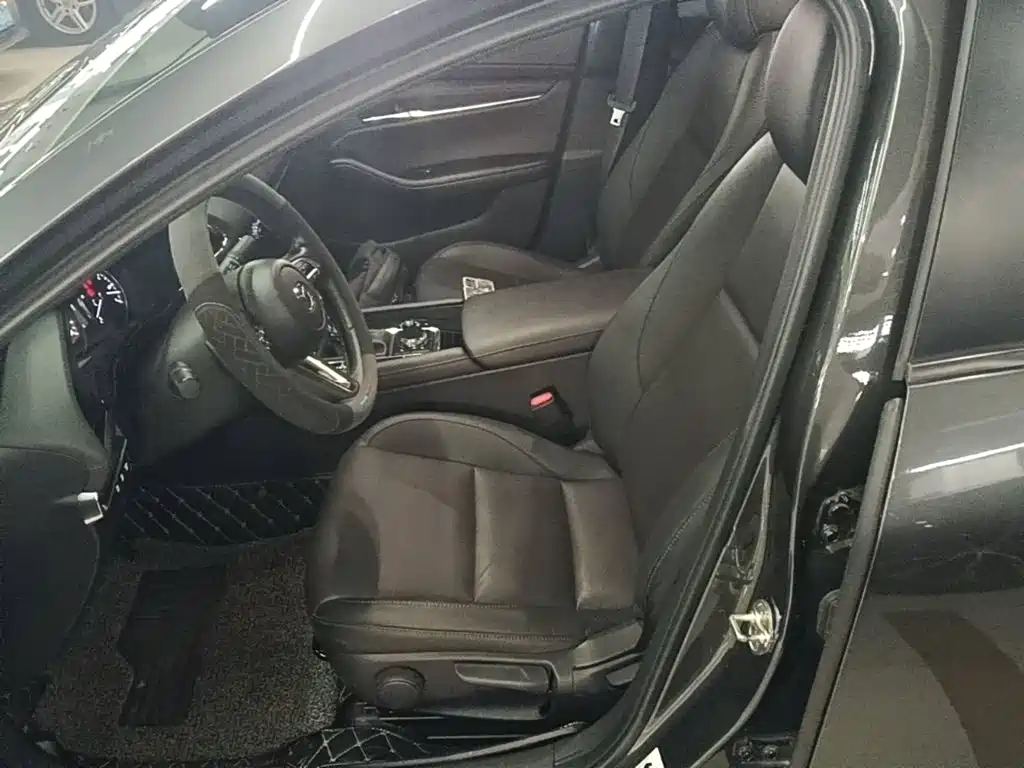 Mazda 3 Axela — миниатюра 15