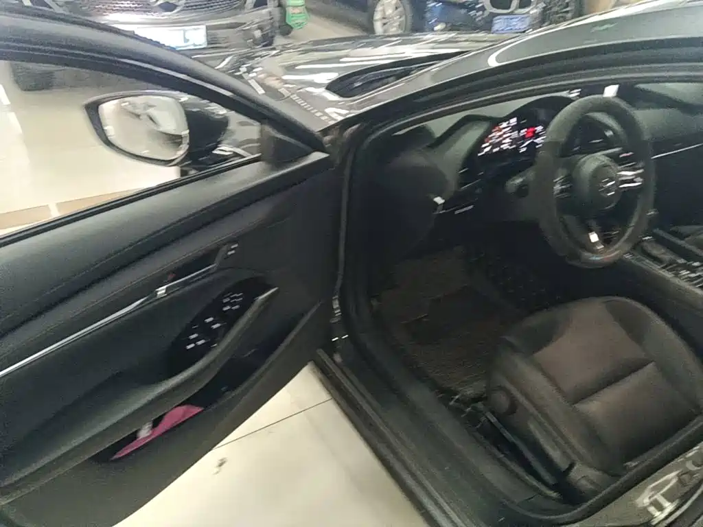Mazda 3 Axela — миниатюра 16