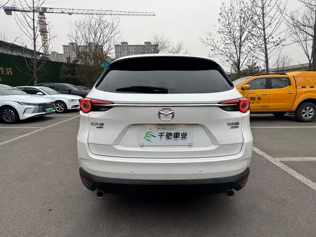 MAZDA CX 8