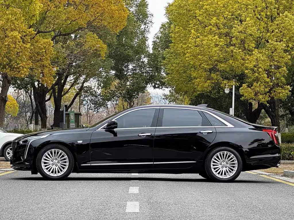 CADILLAC CT6