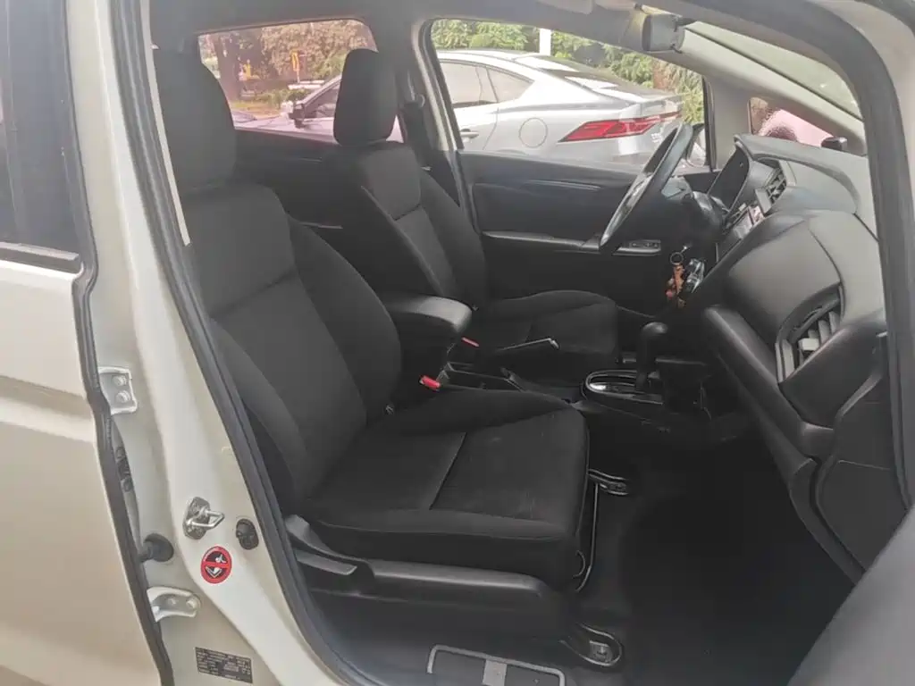 Honda Fit — миниатюра 25