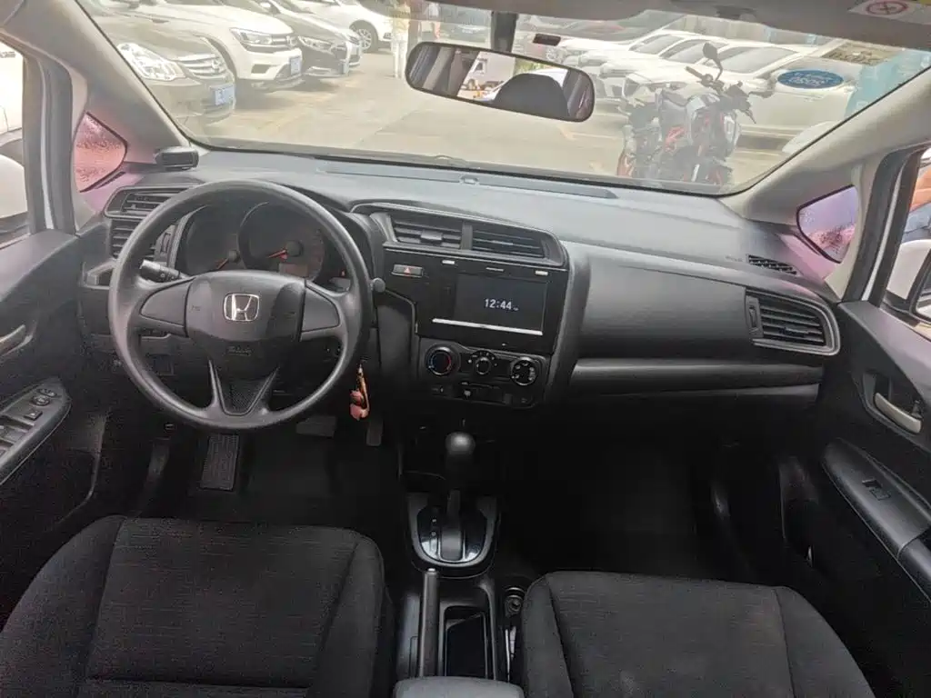 Honda Fit — миниатюра 10