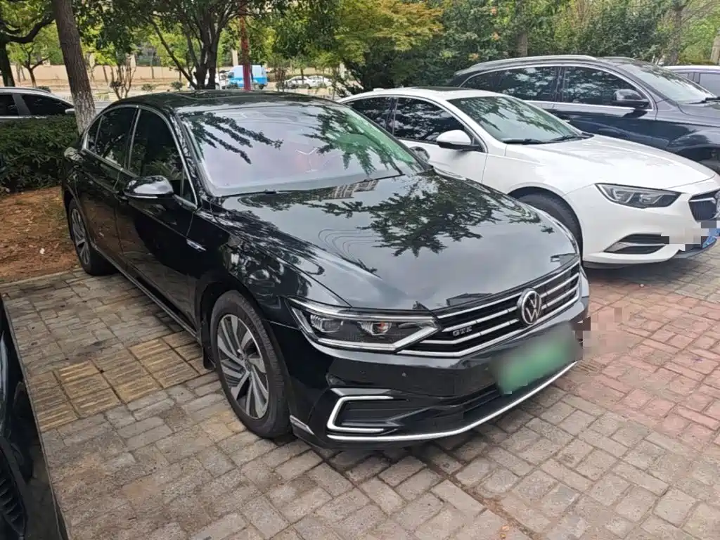 Volkswagen Magotan PHEV — миниатюра 4