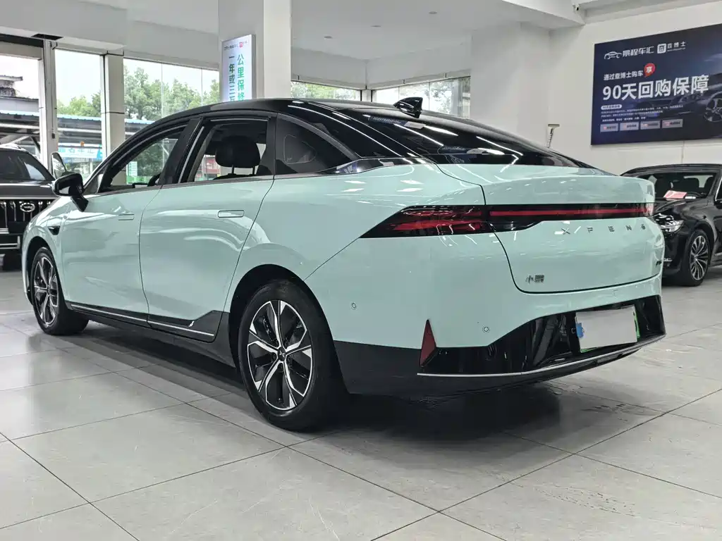XPeng P5 — миниатюра 17