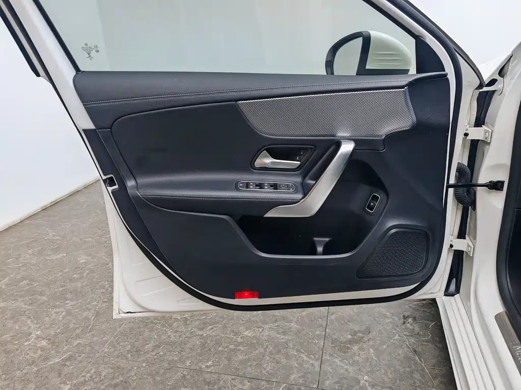 Mercedes-Benz A-Class — миниатюра 19
