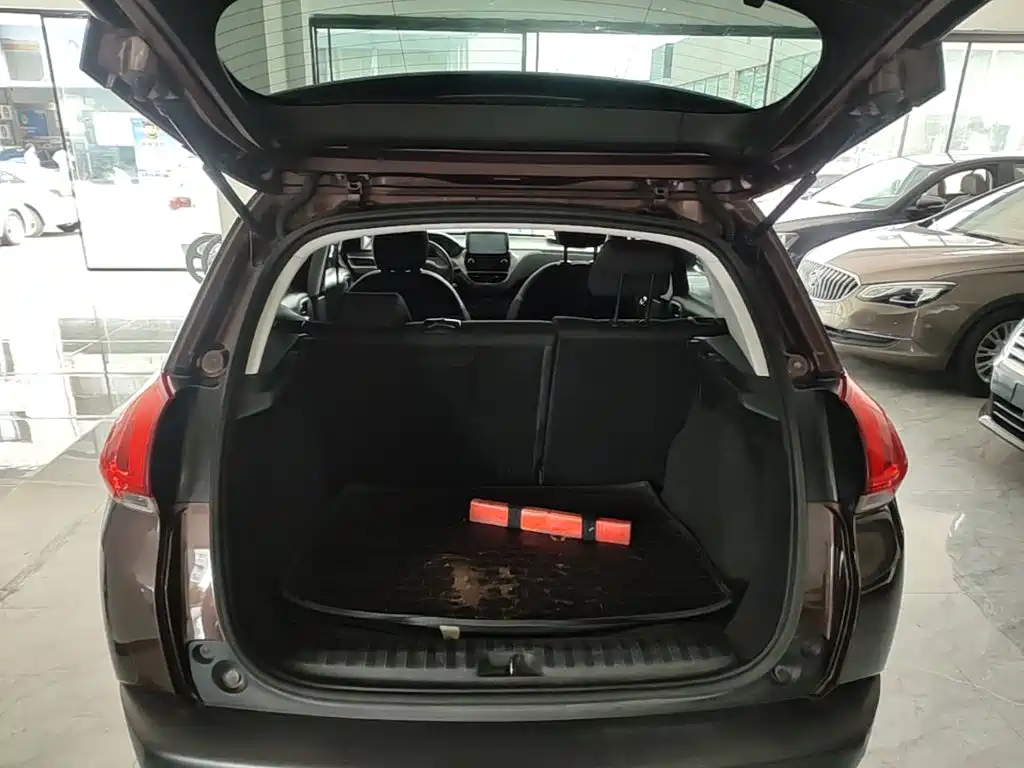 Peugeot 2008 — миниатюра 19