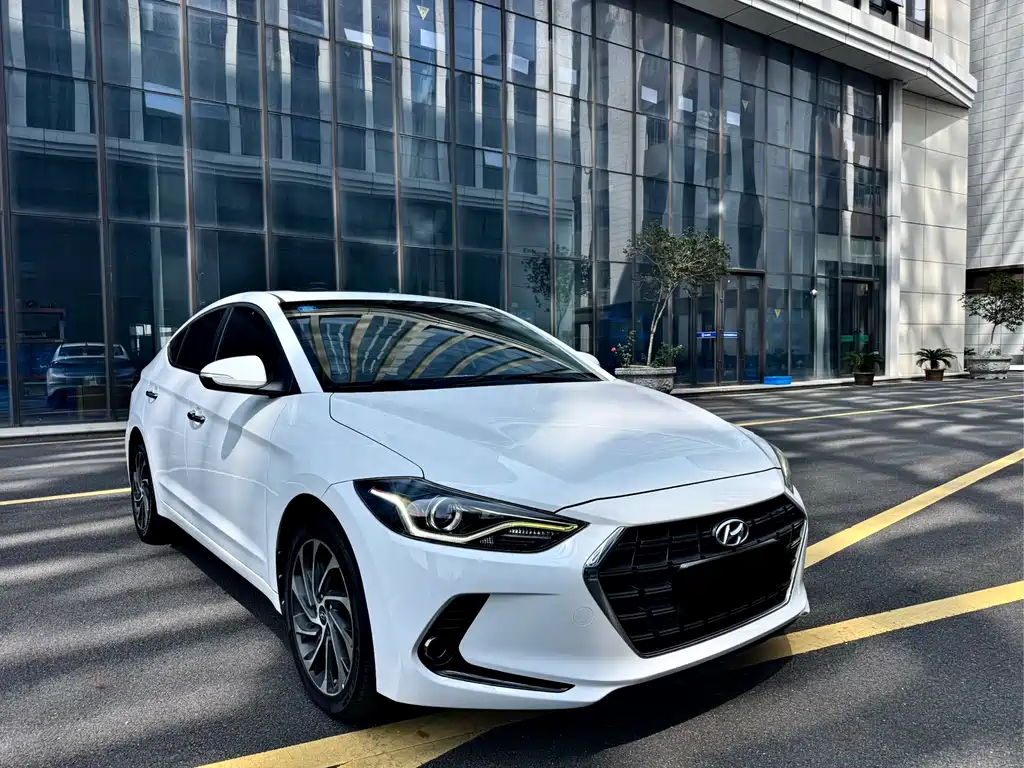 Hyundai Elantra — миниатюра 3