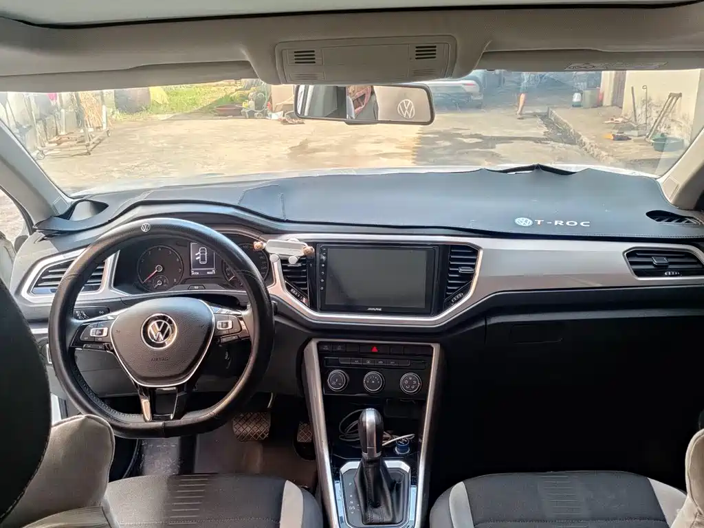 Volkswagen T-Roc — миниатюра 14