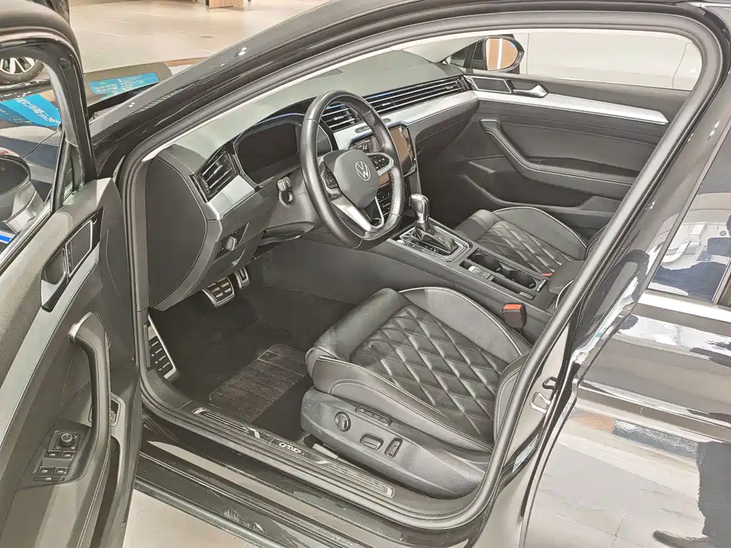 Volkswagen Magotan PHEV — миниатюра 7