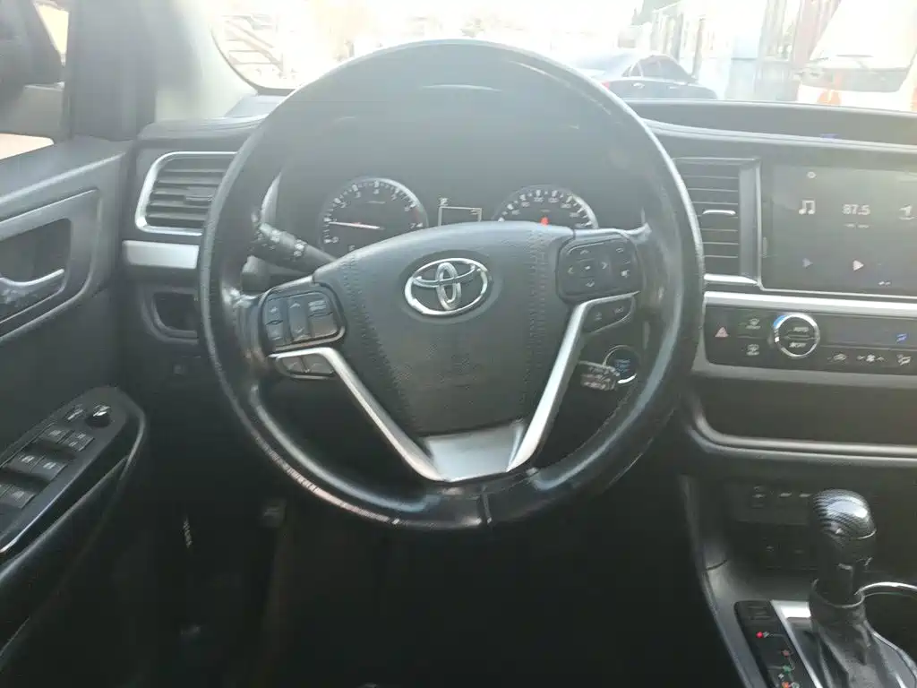Toyota Highlander — миниатюра 11