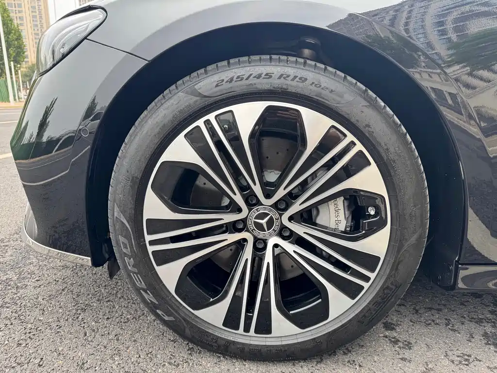 Mercedes-Benz E-Class New Energy — миниатюра 14