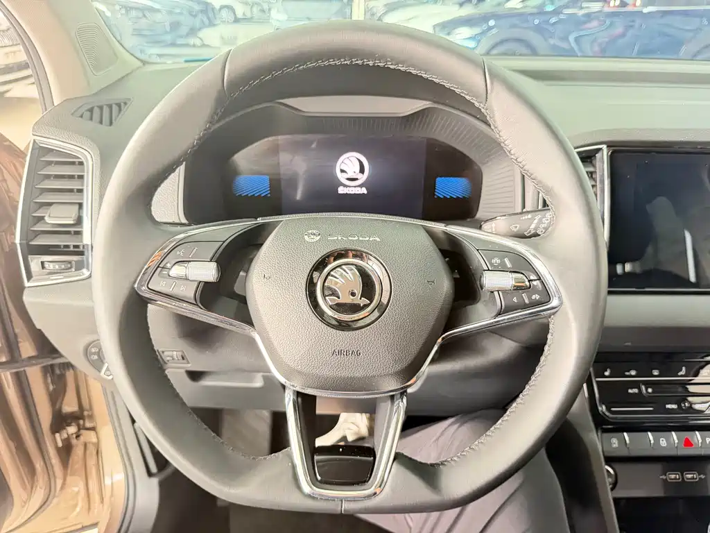 Skoda Karoq — миниатюра 8