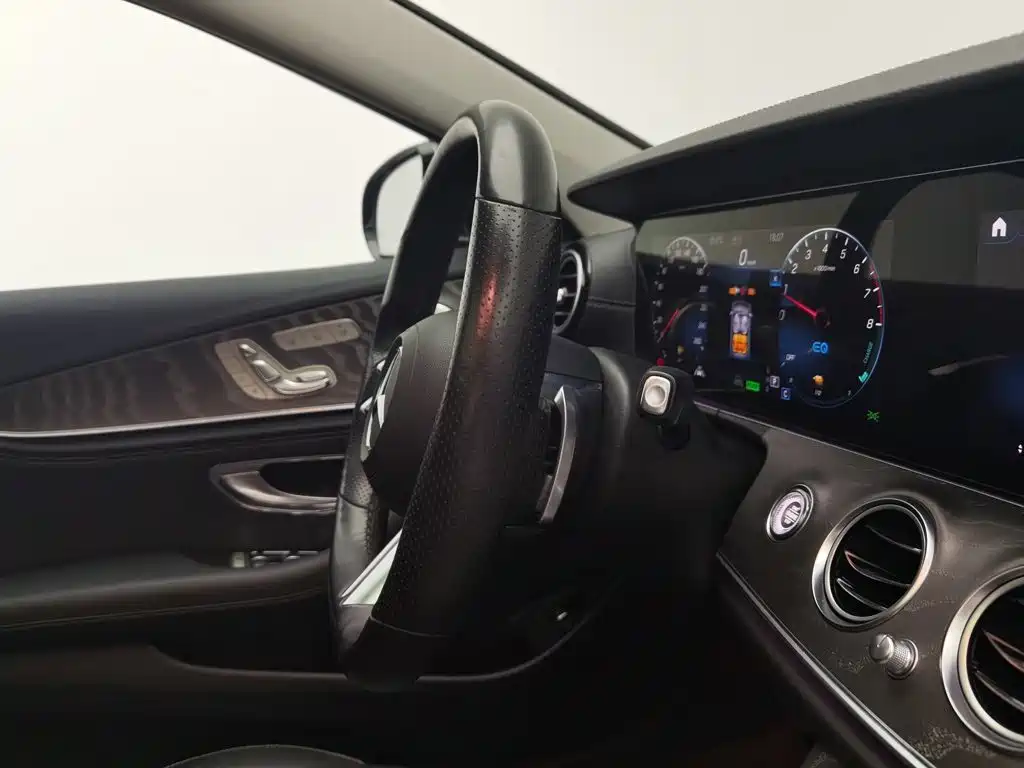 Mercedes-Benz E-Class New Energy — миниатюра 22