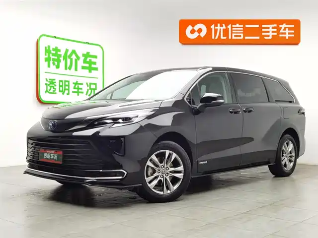 TOYOTA SIENNA 2024