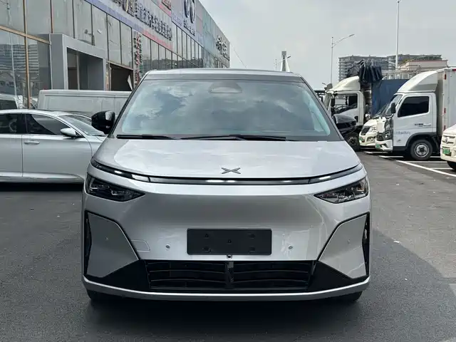 2025 Xpeng X9