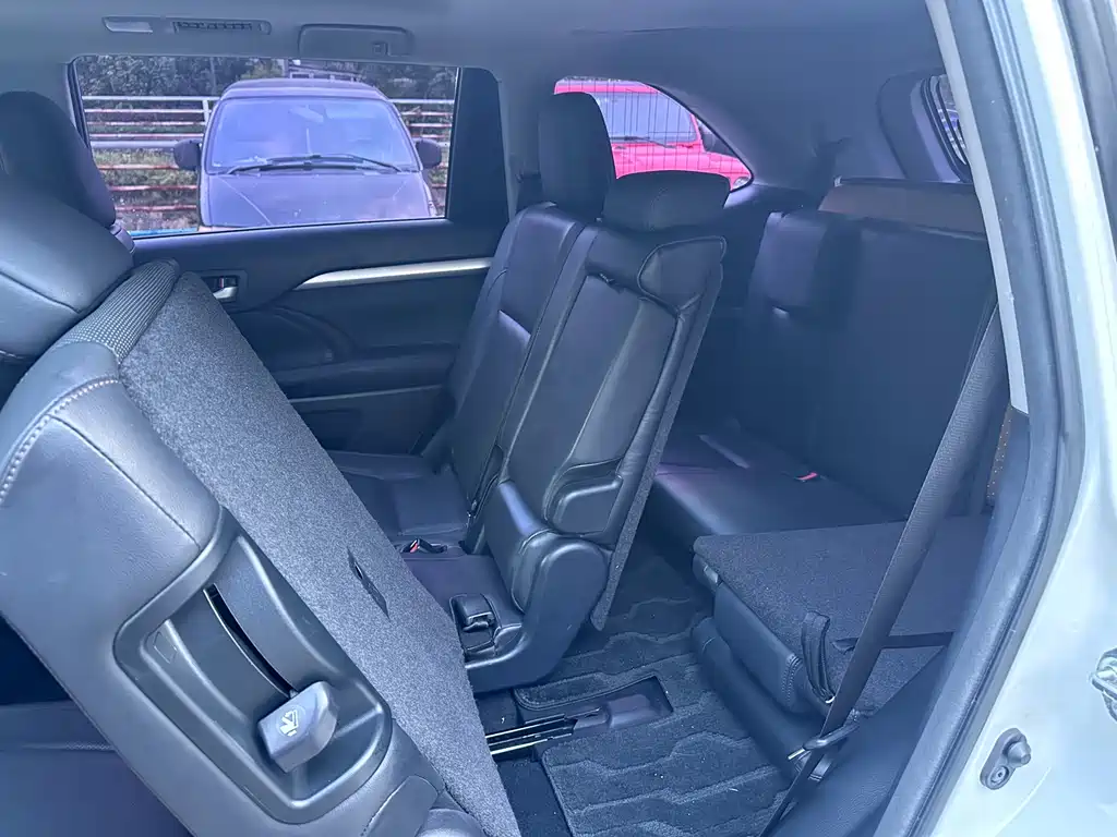Toyota Highlander — миниатюра 12