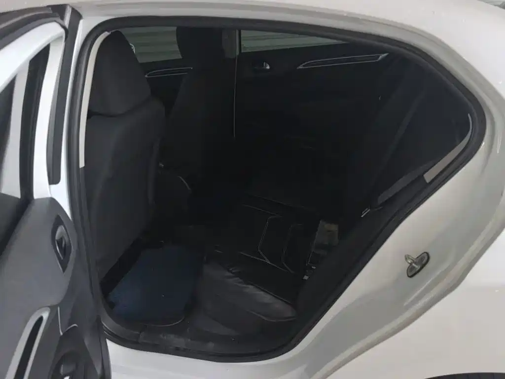 Citroen C4L — миниатюра 15