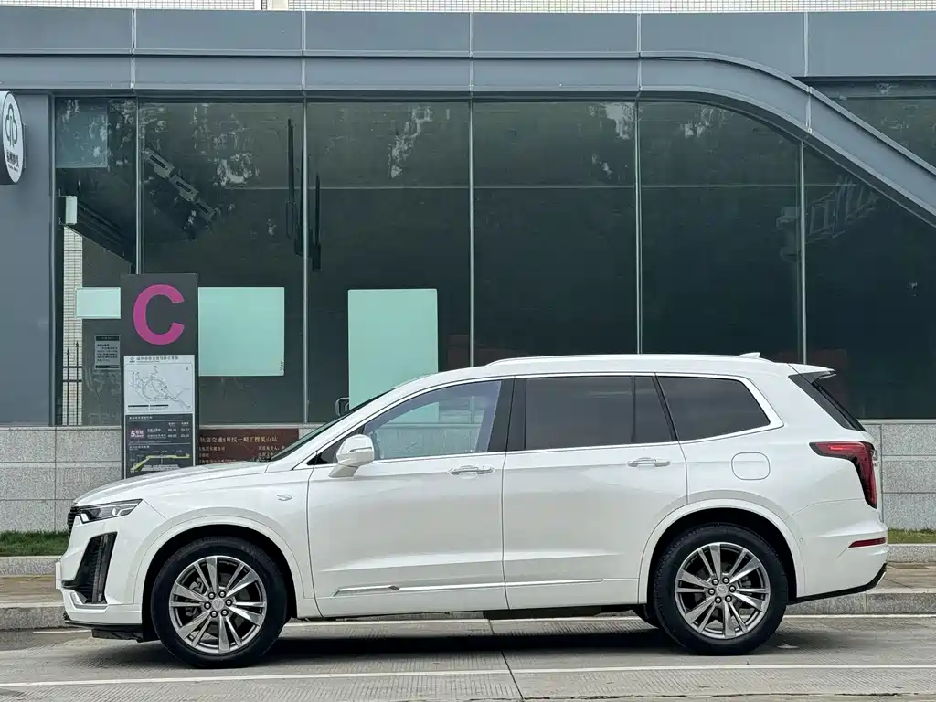 Cadillac XT6 — миниатюра 5