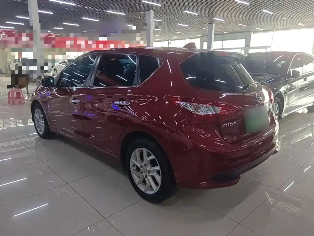Nissan Tiida — миниатюра 5