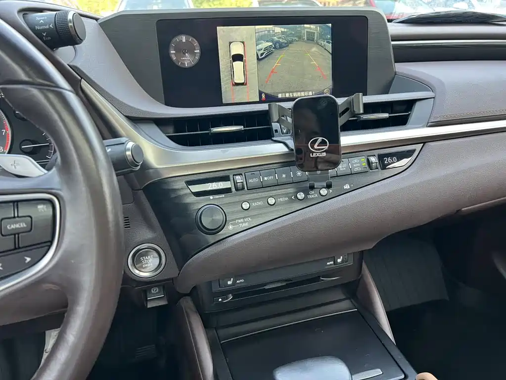 Lexus ES — миниатюра 4