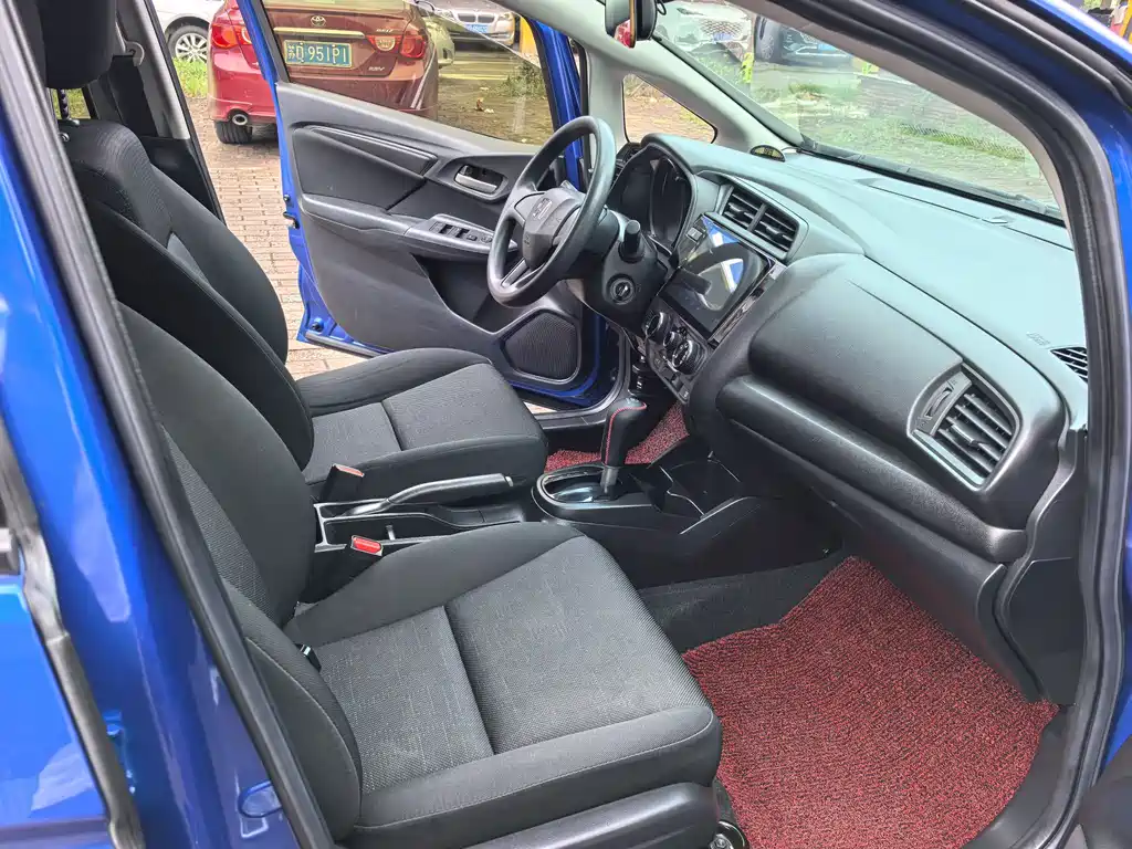 Honda Fit — миниатюра 6