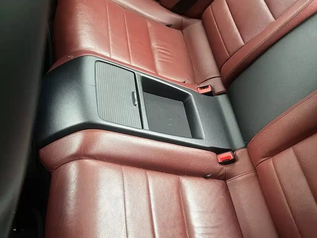 Mercedes-Benz E-Class (Import) — миниатюра 6
