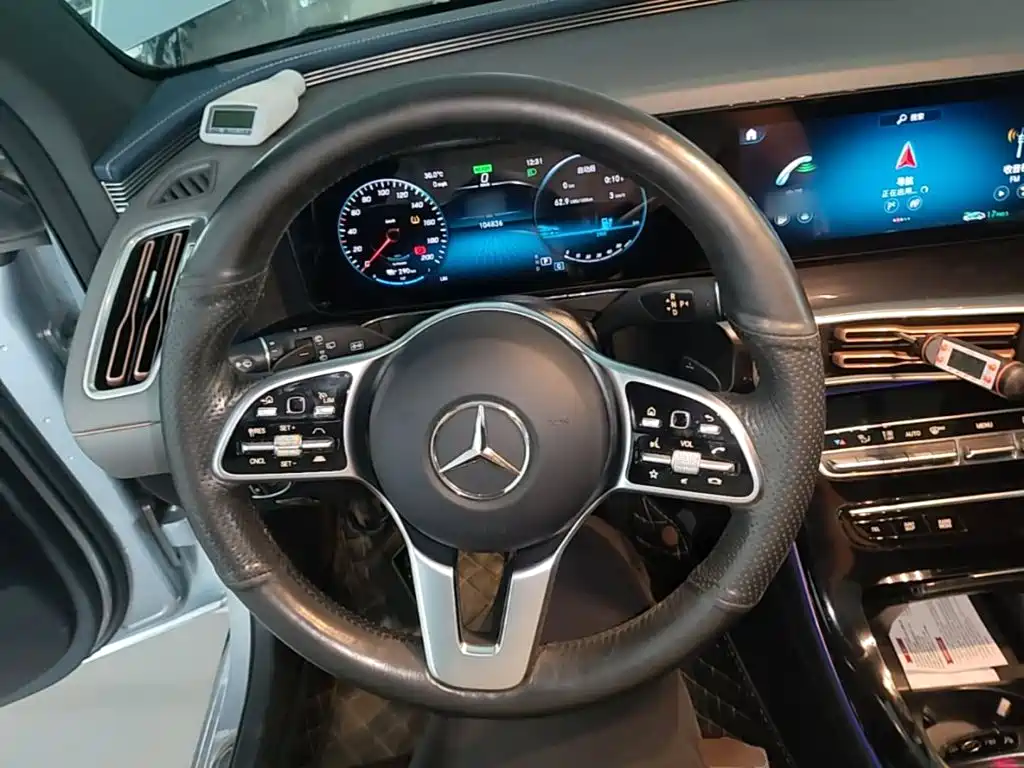 Mercedes-Benz EQC — миниатюра 11