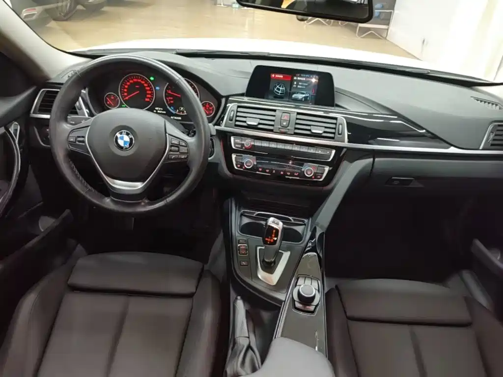 BMW 3 Series — миниатюра 10