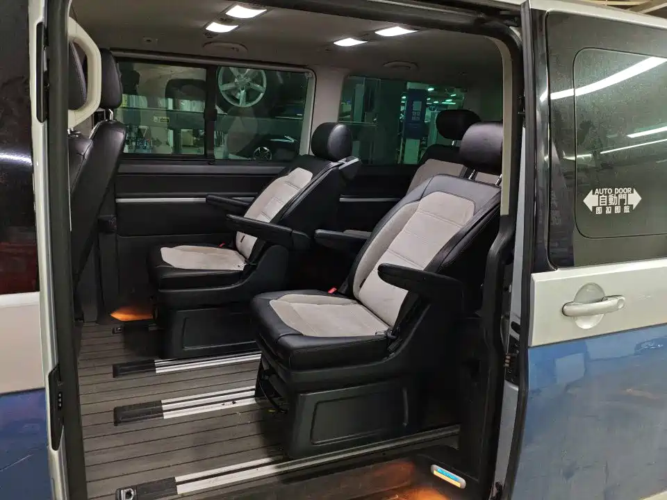 Volkswagen Multivan — миниатюра 5