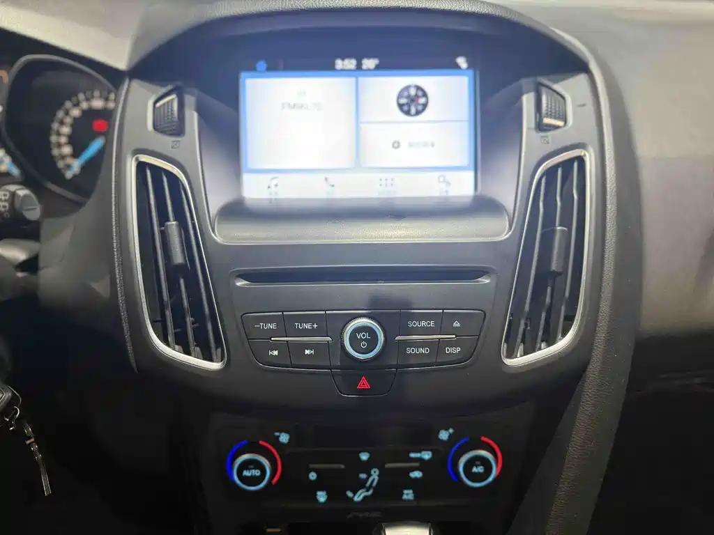 Ford Focus 2018 EcoBoost 180 AT Elite