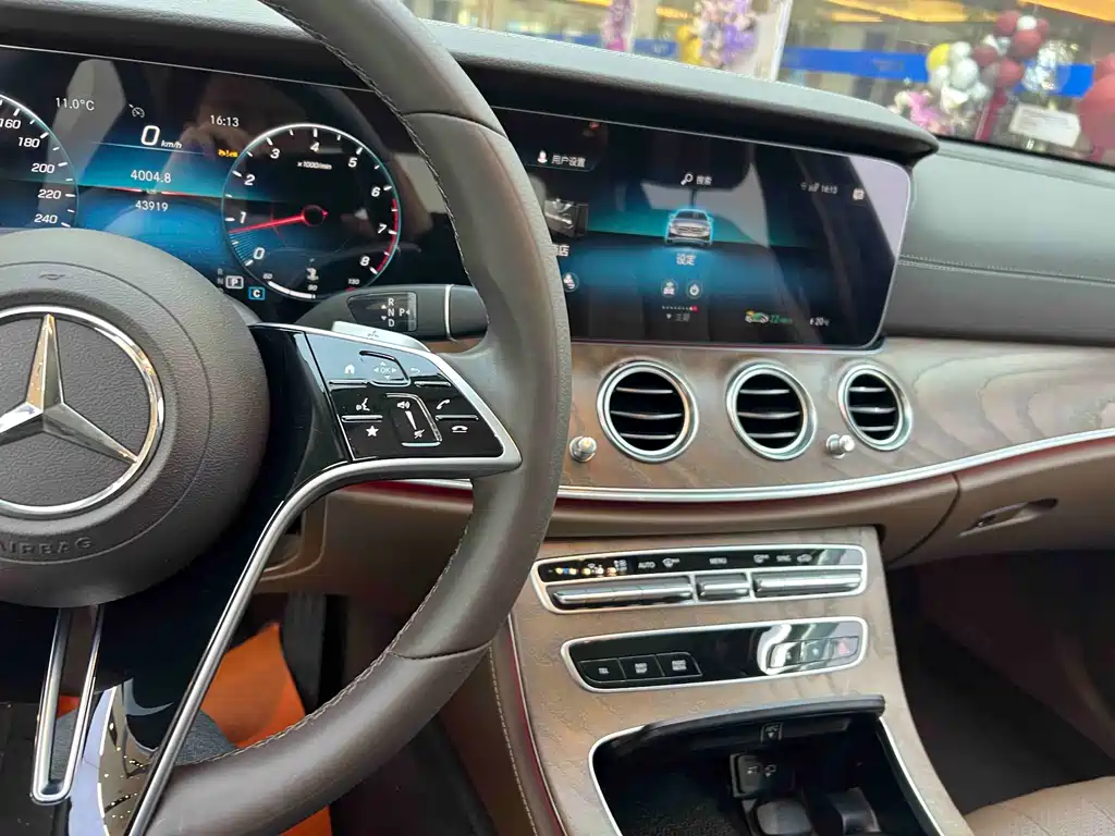 MERCEDES-BENZ E CLASS