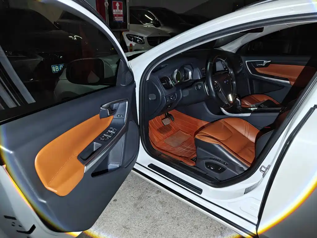 Volvo V60 — миниатюра 4