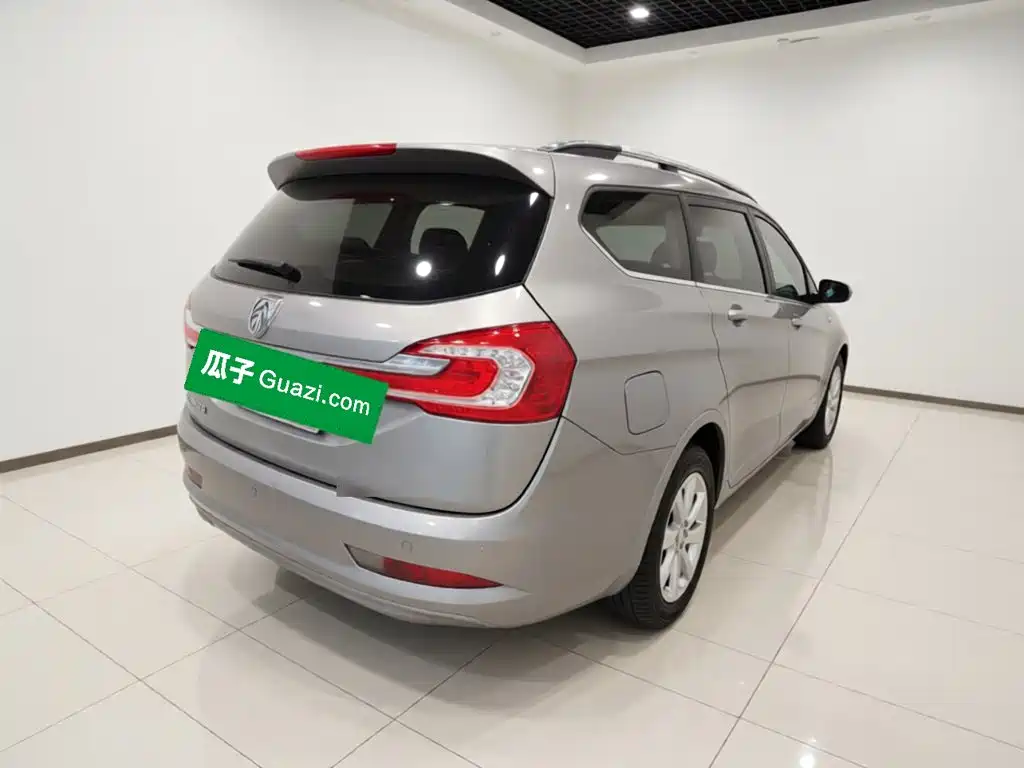 Baojun 310W — миниатюра 4