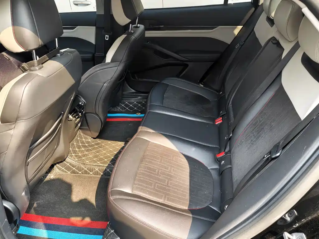 Ford Mondeo — миниатюра 7