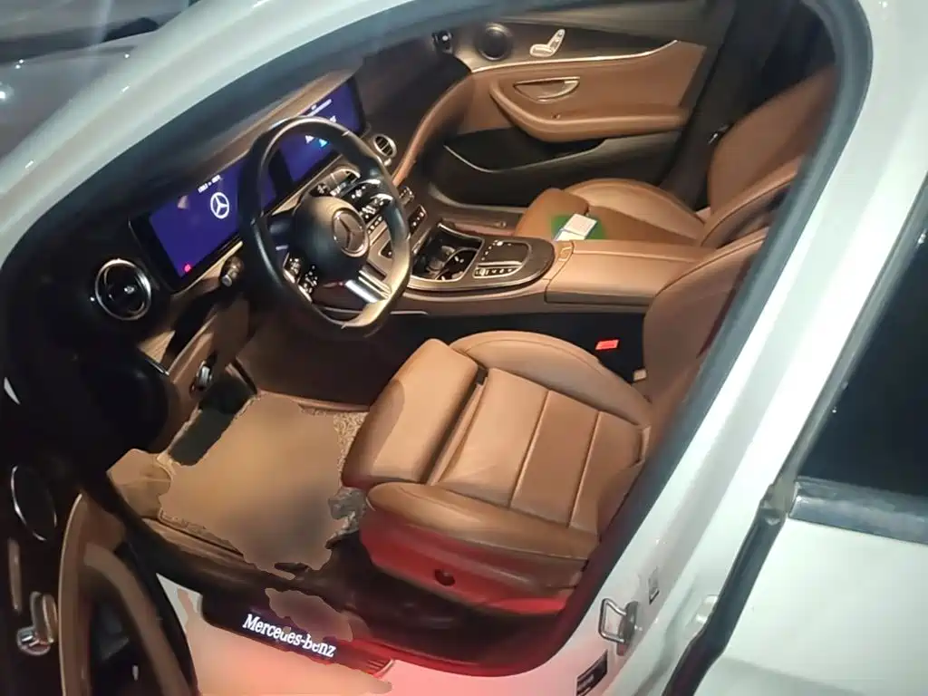 Mercedes-Benz E-Class — миниатюра 20